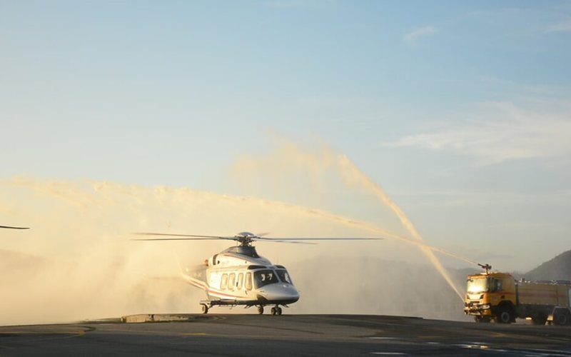 Helicóptero no aeroporto de Maricá