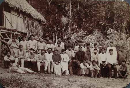 Brasileiros e indígenas Whapichana e Macuxi do Rio Branco