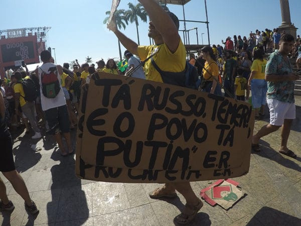 Protesto contra Temer na Copa do Porto