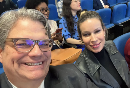 Leão e diretora da Área Internacional Michelle Fernandes