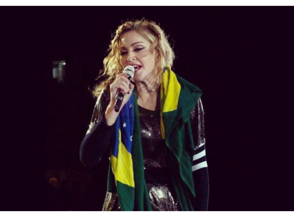 Madonna bandeira