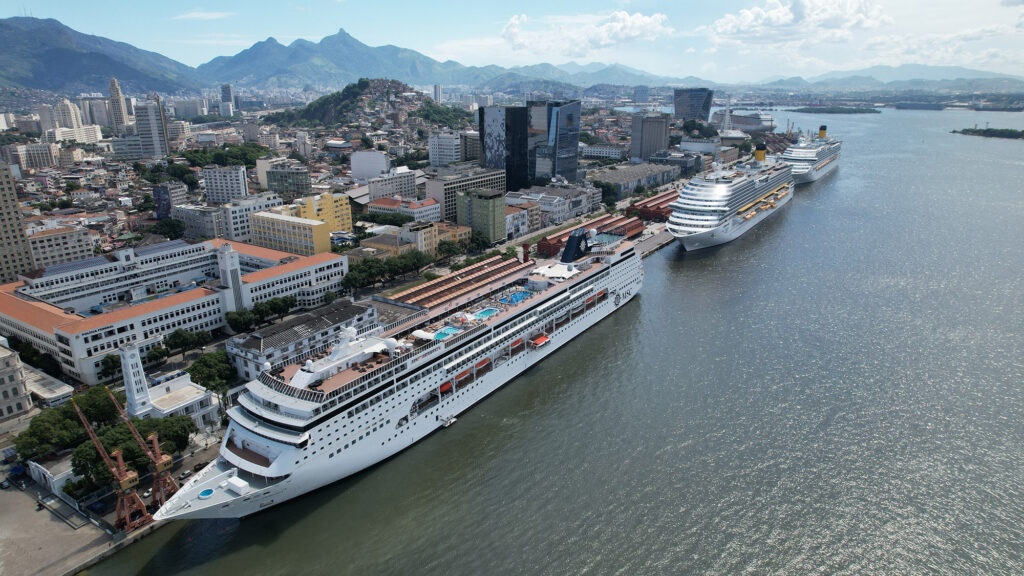 Navios de cruzeiro no Pier Mauá