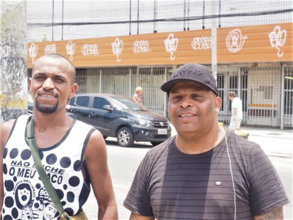 Motoboys sofrem com a falta de supermercado no Porto