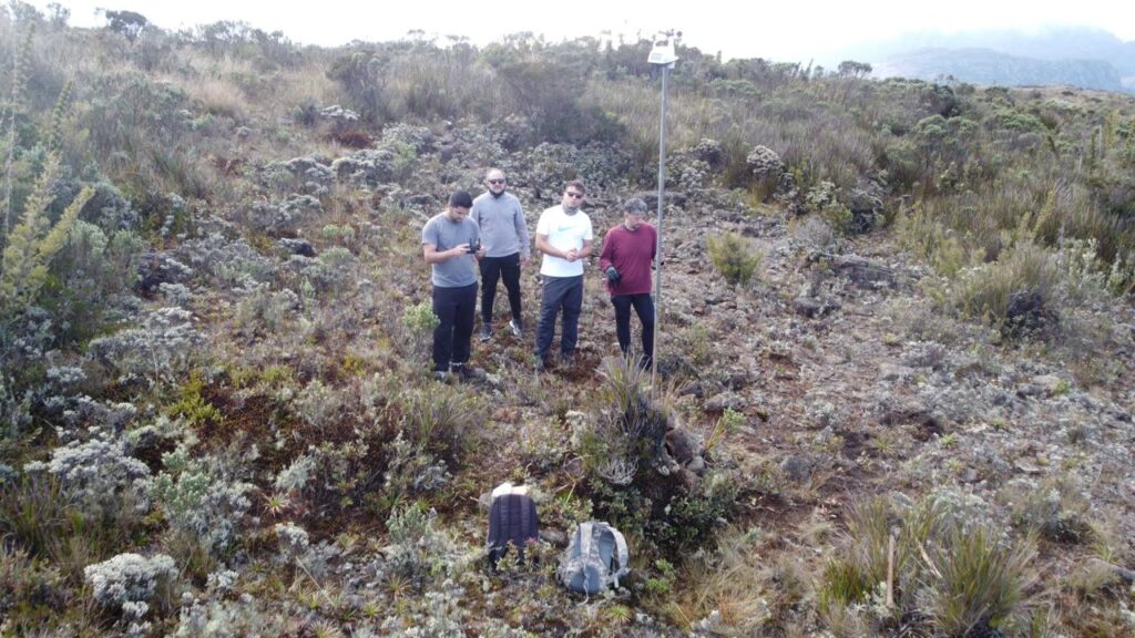 Pico das Agulhas Negras foto estação de Campo Belo