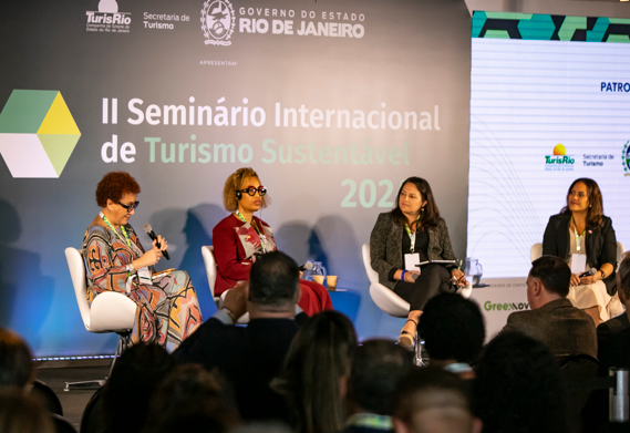 SITUS 2025 foto com Claudia Silva