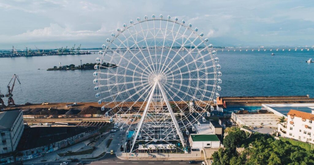 foto da roda gigante do porto