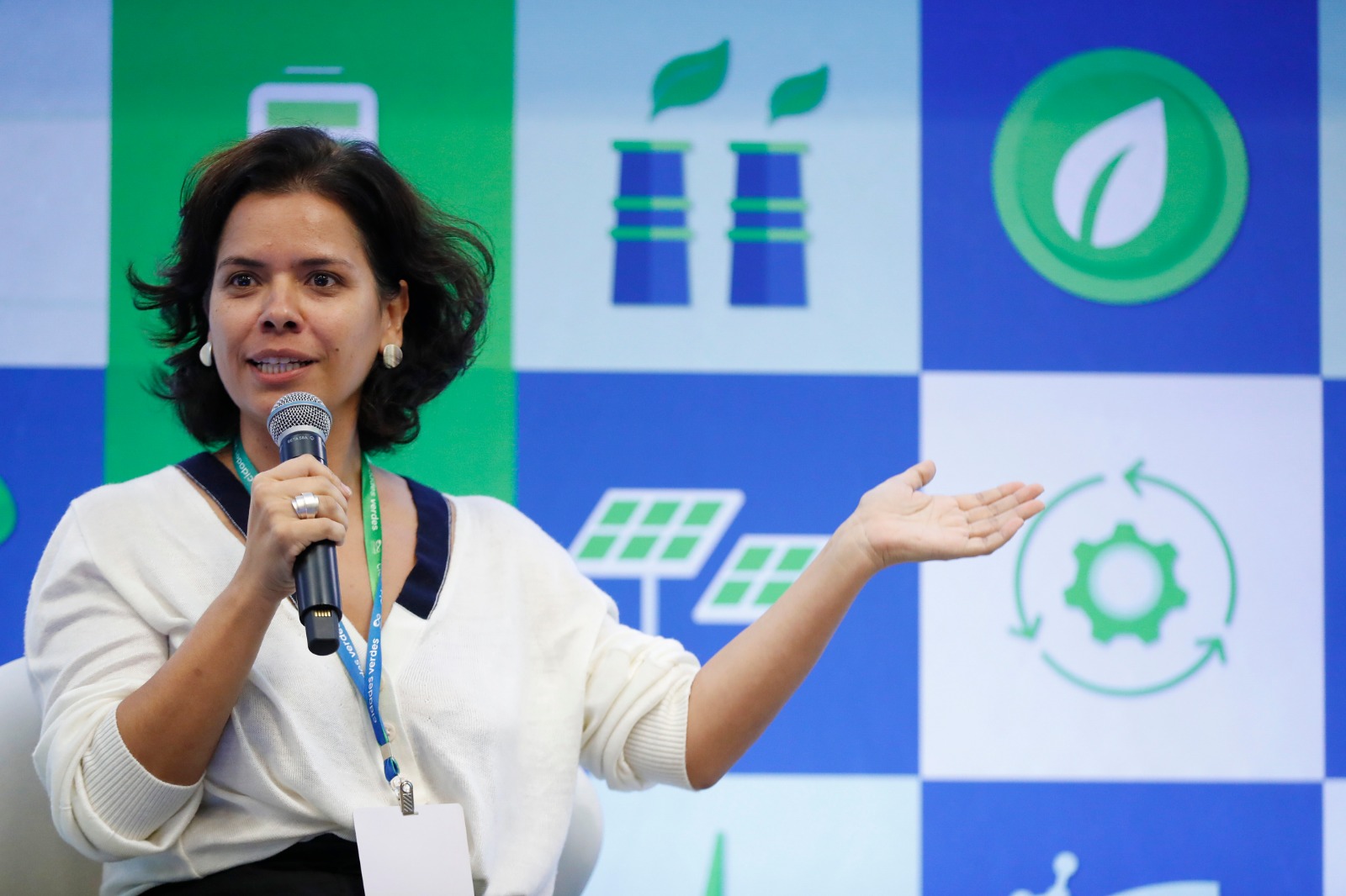 Amanda Ohara, coordenadora da Iniciativa Energia e Amazônia do iCS, ressaltou urgência da transição energética - Foto: Marcelo de Jesus/Divulgação