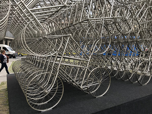 Ai Weiwei conectou as bicicletas para mostrar as liberdades individuais de cada um