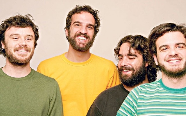 Os quatro integrantes da banda Los Hermanos
