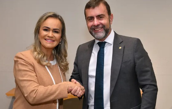ministra Daniela Carneiro e Marcelo Freixo, presidente da Embratur