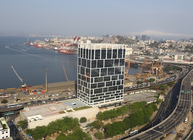 Port Corporate Tower, às margens da Baía de Guanabara