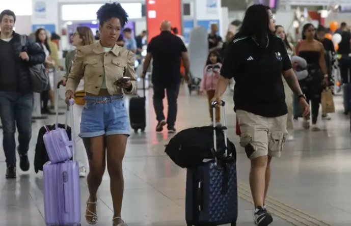 Galeão passageiros foto Agência Brasil Fernando Frazão
